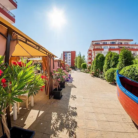 Paradise View Апартамент